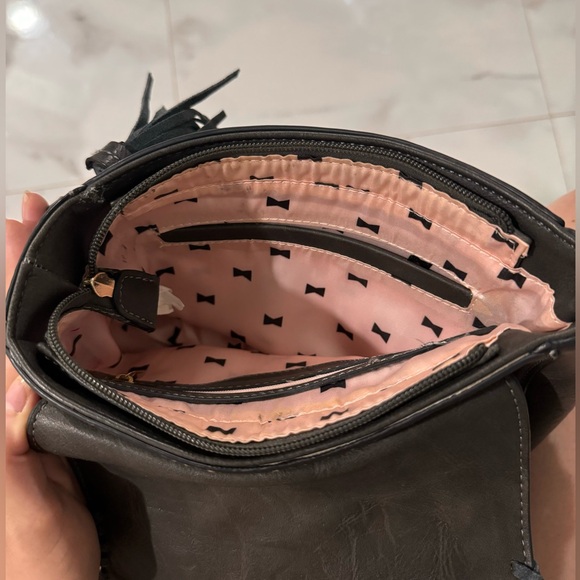 Woman’s long strap shoulder purse, color is a dark taupe - Picture 10 of 10